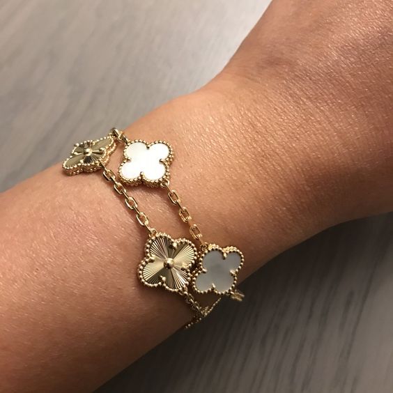 CLOVER BRACELET | WHITE